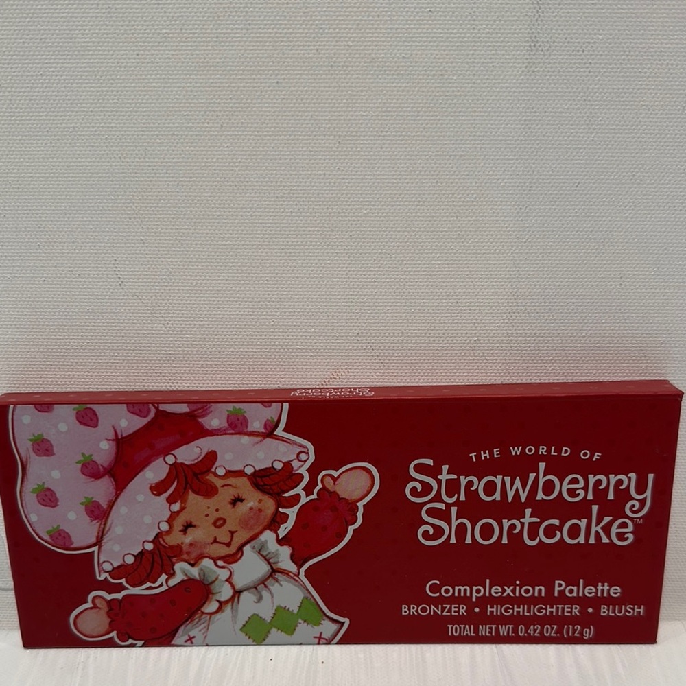 Strawberry Shortcake Complexion Palette with Bronzer, Highlighter and Blush.